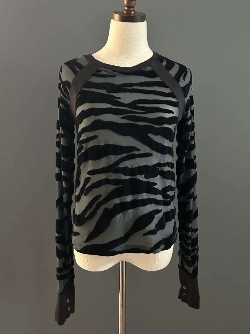 Free People We The Free So Lush Burnout Velvet Top - Picture 5 of 15